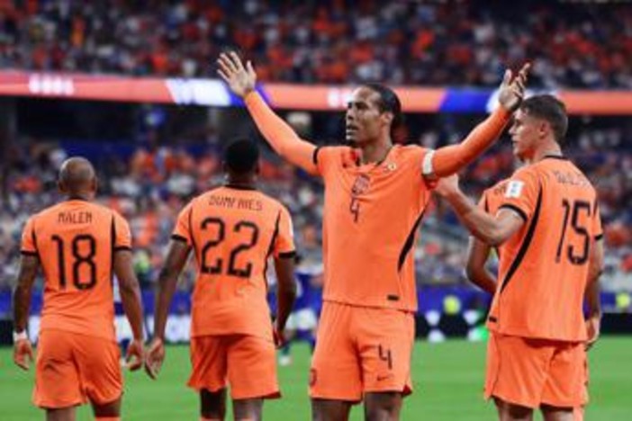 Olanda-Giappone, gol e proteste: cos'è successo ai Mondiali Olanda-Giappone, gol e proteste: cos'è successo ai Mondiali