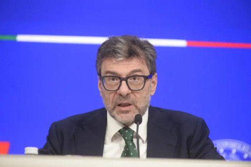 Giorgetti “Il sistema bancario ha il dovere di aiutare lo Stato” Giorgetti “Il sistema bancario ha il dovere di aiutare lo Stato”