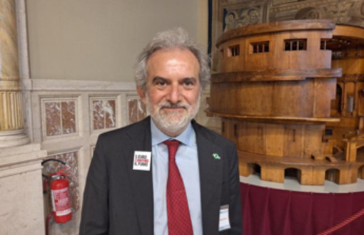 Fumo, Perrone (Fondazione Aiom): "52mila firme per aumentare costo sigarette, ora tocca alla politica" Fumo, Perrone (Fondazione Aiom): "52mila firme per aumentare costo sigarette, ora tocca alla politica"