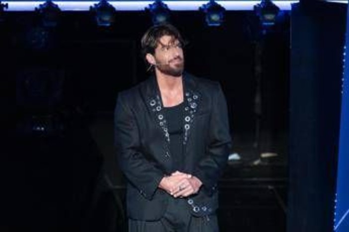 Can Yaman arrestato, confermata la presenza dell'attore turco a 'C'è Posta per Te' Can Yaman arrestato, confermata la presenza dell'attore turco a 'C'è Posta per Te'