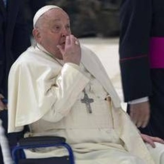 Papa Francesco morto, da 'The Couple' a 'GialappaShow': cosa non va in onda oggi
