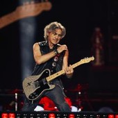Ligabue riporta a San Siro i sogni di rock'n'roll: festa grande con la 'Notte di Certe Notti'