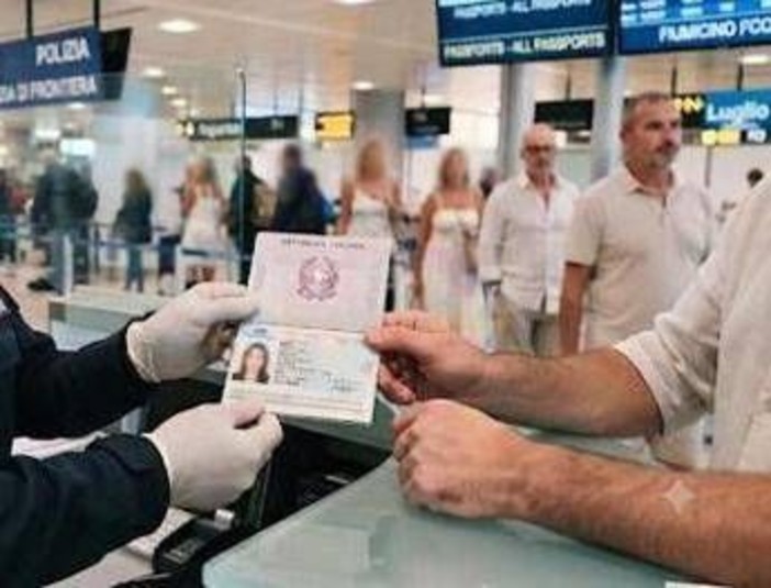 Spagna, controlli in vigore per arrivi da Italia. Media: "Possibili anche su intero volo"