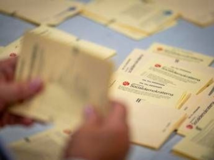 Elezioni in Svezia, centrosinistra avanti: sfida all'ultimo voto Elezioni in Svezia, centrosinistra avanti: sfida all'ultimo voto