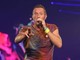 &quot;Mandate amore alla famiglia di Kirk&quot;, Chris Martin e i Coldpaly fischiati dai fan