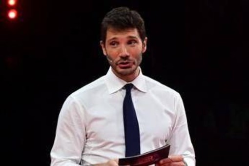 Il legale di Stefano De Martino sui video privati: &quot;Come sta? Chiunque sarebbe offeso e triste&quot;