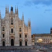 Milano, la denuncia di una 31enne: "Abusi da uno sconosciuto nel bagno di un locale" Milano, la denuncia di una 31enne: "Abusi da uno sconosciuto nel bagno di un locale"