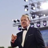 Mostra del Cinema, il ritorno di Kevin Spacey sul red carpet: &quot;Amo Venezia&quot;