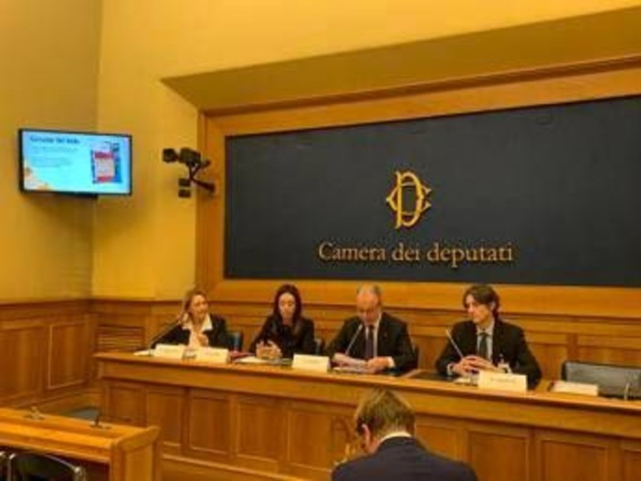 Oncologia pediatrica, anche le istituzioni donano per il progetto Circular for Kids