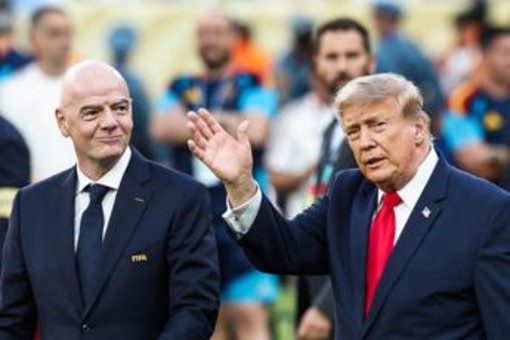 Fifa, Infantino trema e chiede aiuto a Trump (che non risponde) Fifa, Infantino trema e chiede aiuto a Trump (che non risponde)