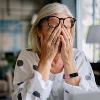Menopausa, l'indagine: "Cade il tabù ma una donna su 3 nasconde i sintomi" Menopausa, l'indagine: "Cade il tabù ma una donna su 3 nasconde i sintomi"