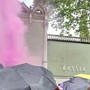 Biennale Arte, blitz delle Pussy Riot al padiglione russo: lanciati fumogeni