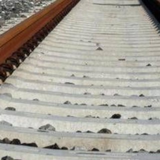 Maltempo, circolazione ferroviaria sospesa su linea Napoli-Salerno via Cava de' Tirreni per frana Maltempo, circolazione ferroviaria sospesa su linea Napoli-Salerno via Cava de' Tirreni per frana