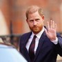 Il principe Harry e le voci sul cognome: vuole cambiarlo con quello di Diana
