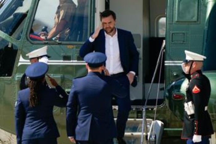 Usa-Iran, Vance è arrivato in Svizzera per i negoziati Usa-Iran, Vance è arrivato in Svizzera per i negoziati