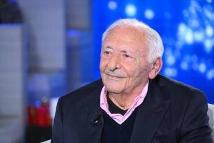 Sanremo 2026, Mogol riceve il premio alla carriera: l'omaggio al paroliere