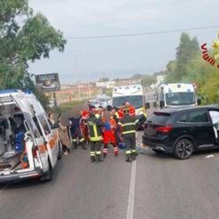 Scontro frontale tra due auto ad Arzachena, morti due ventenni: tre feriti, uno è grave