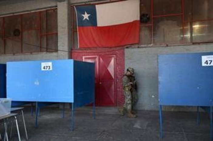 Elezioni presidenziali in Cile, urne aperte oggi: candidati e pronostici Elezioni presidenziali in Cile, urne aperte oggi: candidati e pronostici