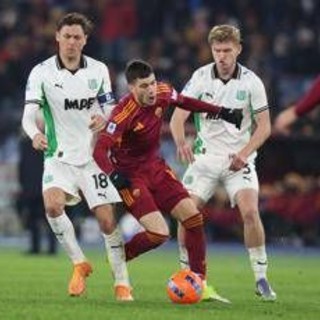 Roma-Sassuolo, rigore dato e poi revocato ai giallorossi. Cos'è successo Roma-Sassuolo, rigore dato e poi revocato ai giallorossi. Cos'è successo
