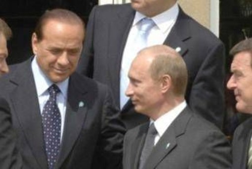 Quando Berlusconi voleva Putin all'Università liberale ma arrivò lo stop di Urbani Quando Berlusconi voleva Putin all'Università liberale ma arrivò lo stop di Urbani