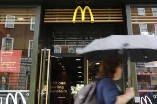 Era commesso al McDonald's, 50 anni dopo... apre sei ristoranti