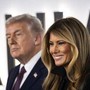 Trump celebra il film "glamour" di Melania. Lei: "Non un documentario, ma un'esperienza creativa" Trump celebra il film "glamour" di Melania. Lei: "Non un documentario, ma un'esperienza creativa"
