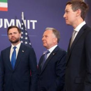 Usa-Iran, negoziati in bilico dopo le minacce di Trump: "Se chiudete Hormuz vi distruggo"