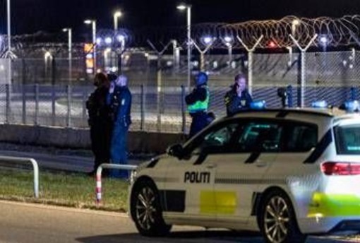 Droni avvistati negli aeroporti di Copenaghen e Oslo, scali chiusi e poi riaperti dopo ore. Zelensky: &quot;E' stata la Russia&quot;