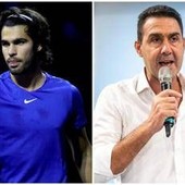 Alcaraz si spoglia e donne riprendono, Vannacci: "Questo non è patriarcale?" Alcaraz si spoglia e donne riprendono, Vannacci: "Questo non è patriarcale?"