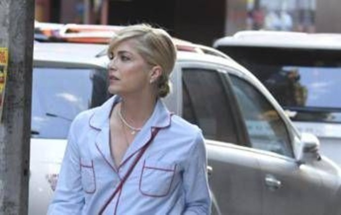 Selma Blair arrestata per aggressione e rilasciata su cauzione: "Aveva battuto la testa"