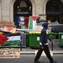 Francia, esplode la protesta dei liceali: oltre 200 feriti. Stop alle granate della polizia