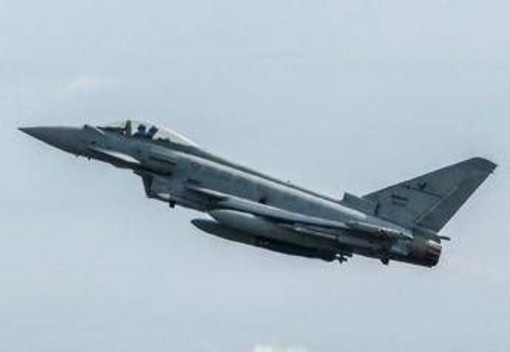 Attacco a base aerea in Arabia Saudita, colpito F-2000 italiano. Crosetto: "Nessun militare coinvolto"