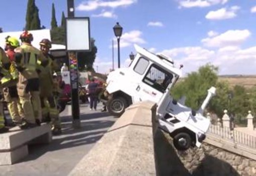 Paura a Toledo, trenino turistico parte senza conducente: ferito un turista italiano Paura a Toledo, trenino turistico parte senza conducente: ferito un turista italiano