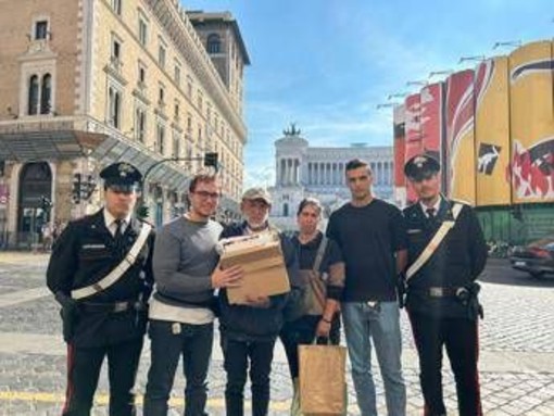 Guida turistica morta al Colosseo, carabinieri rintracciano i familiari Guida turistica morta al Colosseo, carabinieri rintracciano i familiari