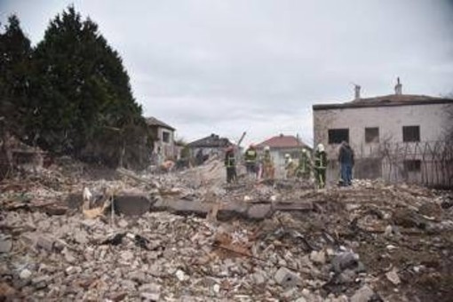 Ucraina: &quot;Attaccata infrastruttura energetica a Chernihiv&quot;. Mosca: &quot;Raid su Belgorod, 40.000 russi senza elettricità&quot;