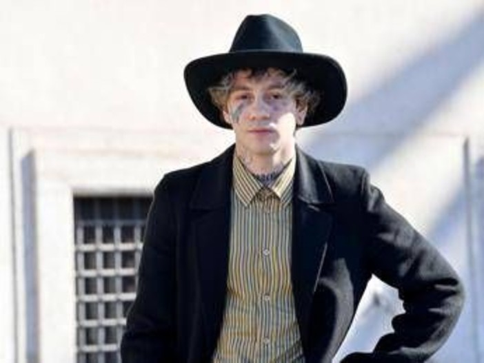 Sanremo 2026, Chiello chi è: esordi, la vita privata, l'amicizia con Rose Villain