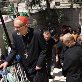 Gaza, cardinale Pizzaballa in missione con 500 tonnellate di aiuti. Papa sente Netanyahu