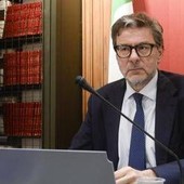 Giorgetti: "Ridotto deficit senza manovre restrittive"