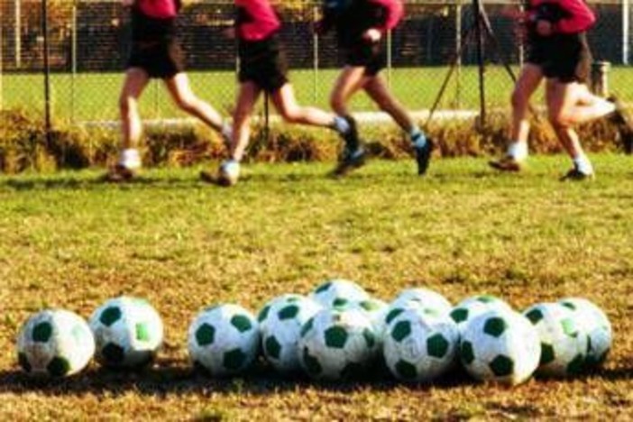 Salute, il cardiologo: &quot;Stress da finali sportive? Nel calcio mette a rischio le coronarie&quot;