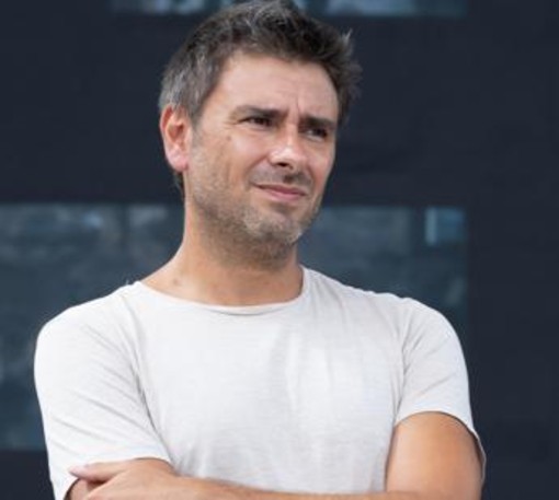 Alessandro Di Battista, neurochirurgo italiano a Miami: "Potrebbe venire qui, invece, che tornare in aereo a Roma" Alessandro Di Battista, neurochirurgo italiano a Miami: "Potrebbe venire qui, invece, che tornare in aereo a Roma"