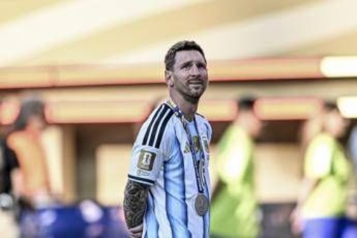 Messi torna in Argentina, oggi i funerali e l'ultimo saluto a papà Jorge Messi torna in Argentina, oggi i funerali e l'ultimo saluto a papà Jorge