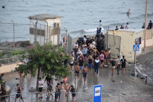 Ceuta, crisi migratoria o guerra ibrida? Tutte le domande (e le contraddizioni) aperte