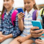 Ue, nuove regole sui social per i minori: niente account autonomi prima dei 15 anni Ue, nuove regole sui social per i minori: niente account autonomi prima dei 15 anni