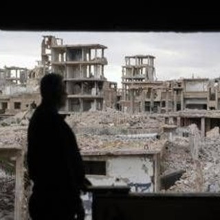 Siria, media: elicotteri Usa colpiscono ex avamposti Isis Siria, media: elicotteri Usa colpiscono ex avamposti Isis