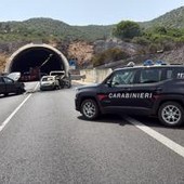 Scontro con due auto in fiamme nel Cagliaritano, un morto e nove feriti Scontro con due auto in fiamme nel Cagliaritano, un morto e nove feriti