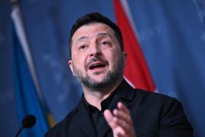 Zelensky avverte gli Usa: "Incontro tra Trump, Putin e Xi? Niente sull'Ucraina senza l'Ucraina" Zelensky avverte gli Usa: "Incontro tra Trump, Putin e Xi? Niente sull'Ucraina senza l'Ucraina"
