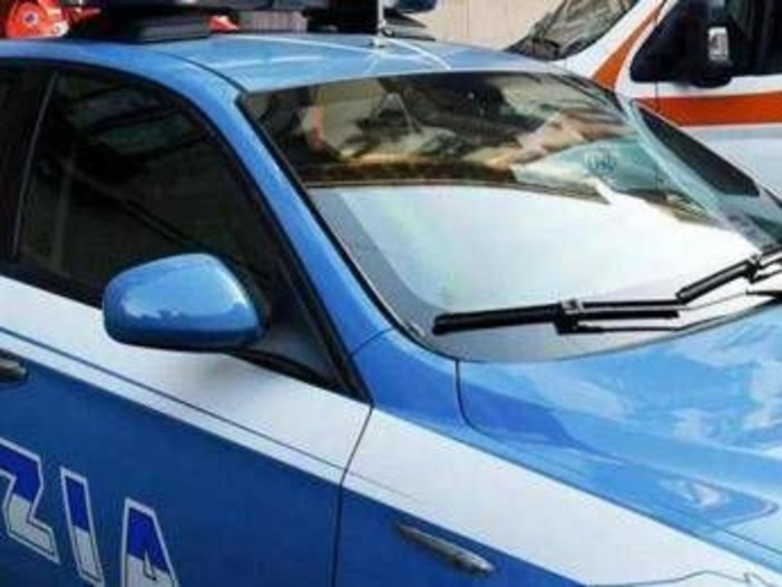 Palermo, spari dall'auto in pieno centro: ferita una donna di 33 anni Palermo, spari dall'auto in pieno centro: ferita una donna di 33 anni