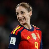 Va a giocare in Arabia, cancella dai social le foto di figlia e compagna: il 'caso' della calciatrice Esther Gonzalez Va a giocare in Arabia, cancella dai social le foto di figlia e compagna: il 'caso' della calciatrice Esther Gonzalez