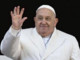 Papa Francesco, Vaticano: &quot;Lievi miglioramenti su infezione polmonare e uso della parola&quot;