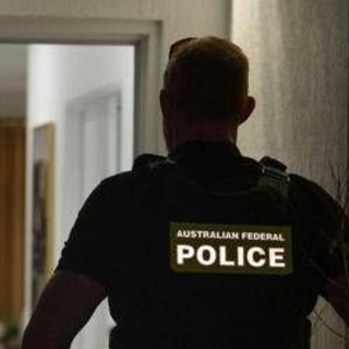 Australia, allarme per corpo in una valigia... ma era una bambola sexy